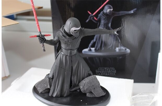 Attakus Star Wars Epi. VII Elite Statue Kylo, BESCH.B-WARE