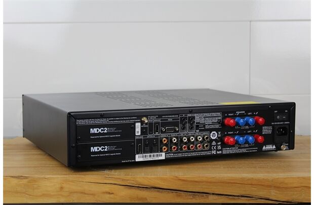NAD C379, Stereo Vollverstärker