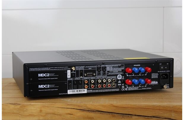 NAD C389, Stereo Vollverstärker
