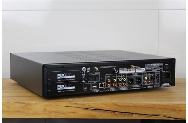 NAD C658 BluOS, Vorverstärker