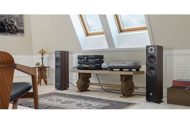 //hidden-audio.de/media/image/d4/96/f1/oberon-5-walnut-stereo.jpg