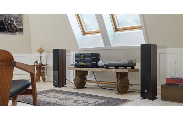 //hidden-audio.de/media/image/f3/77/84/oberon-5-walnut-grille-stereo.jpg